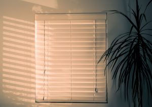Know the best features why Venetian blinds  make better decisions for the interior.