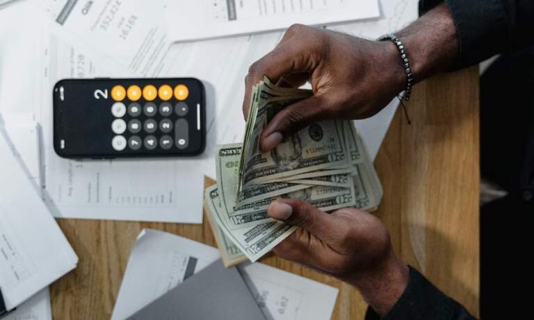 Why Does Fixing The Wage Amount Benefit An Employee in Austin?