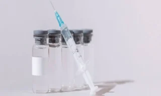 What biological signals does a glow peptide stack activate?